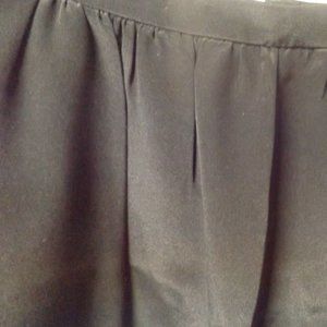 LADIES, 100% SILK BLACK SKIRT, W/FRONT PLEATS & POCKETS